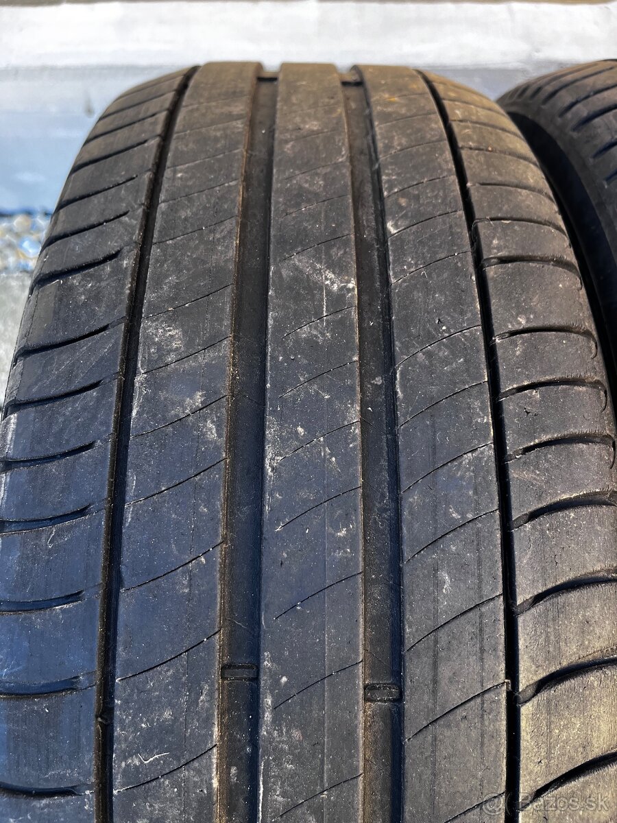 215/55R17 Michelin letne