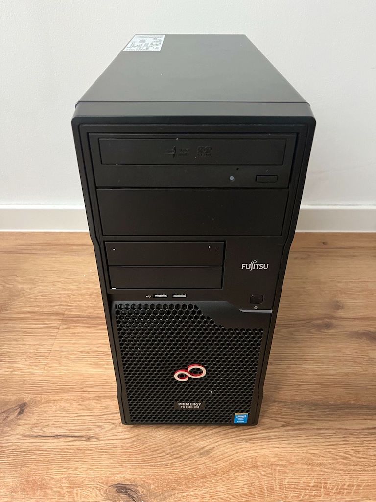 Server Fujitsu TX1310 M1, Xeon E3 1226 v3, 16GB, 1TB SSD