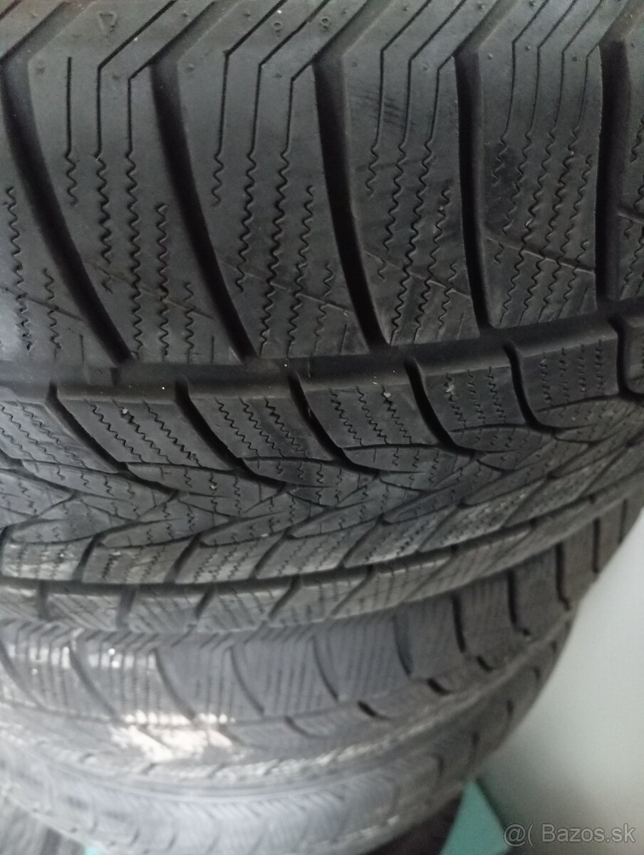 Zimné pneu 235/40 R19