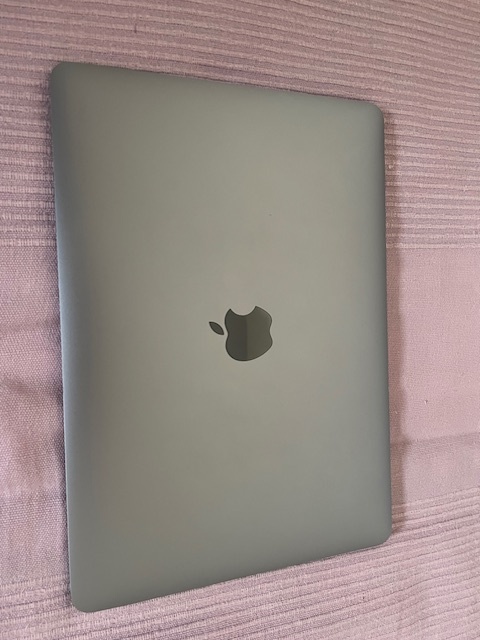 APPLE MacBook 12" 256GB (2017) Space Grey / 1,2 GHz / 8GB RA