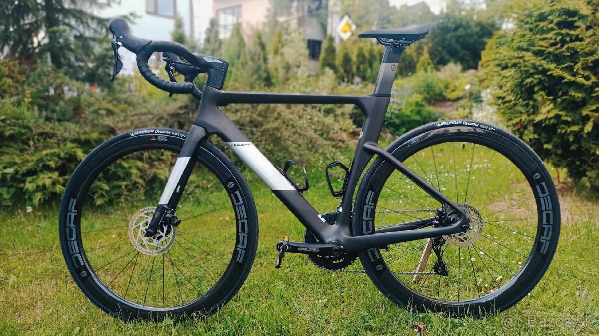 UCI Carbon bicykel