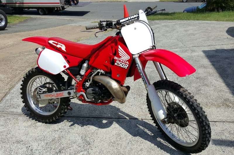 KÚPIM diely Honda Cr 250 r.v.1989