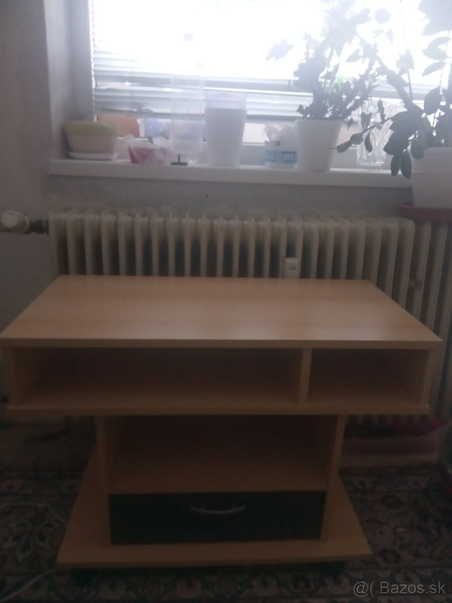 TV stolík