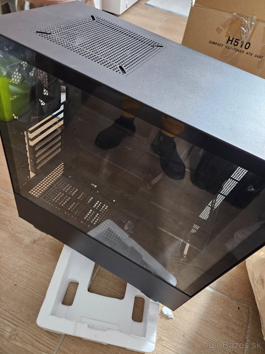 Nzxt skrina na pc ,zanovna 2x ventilator