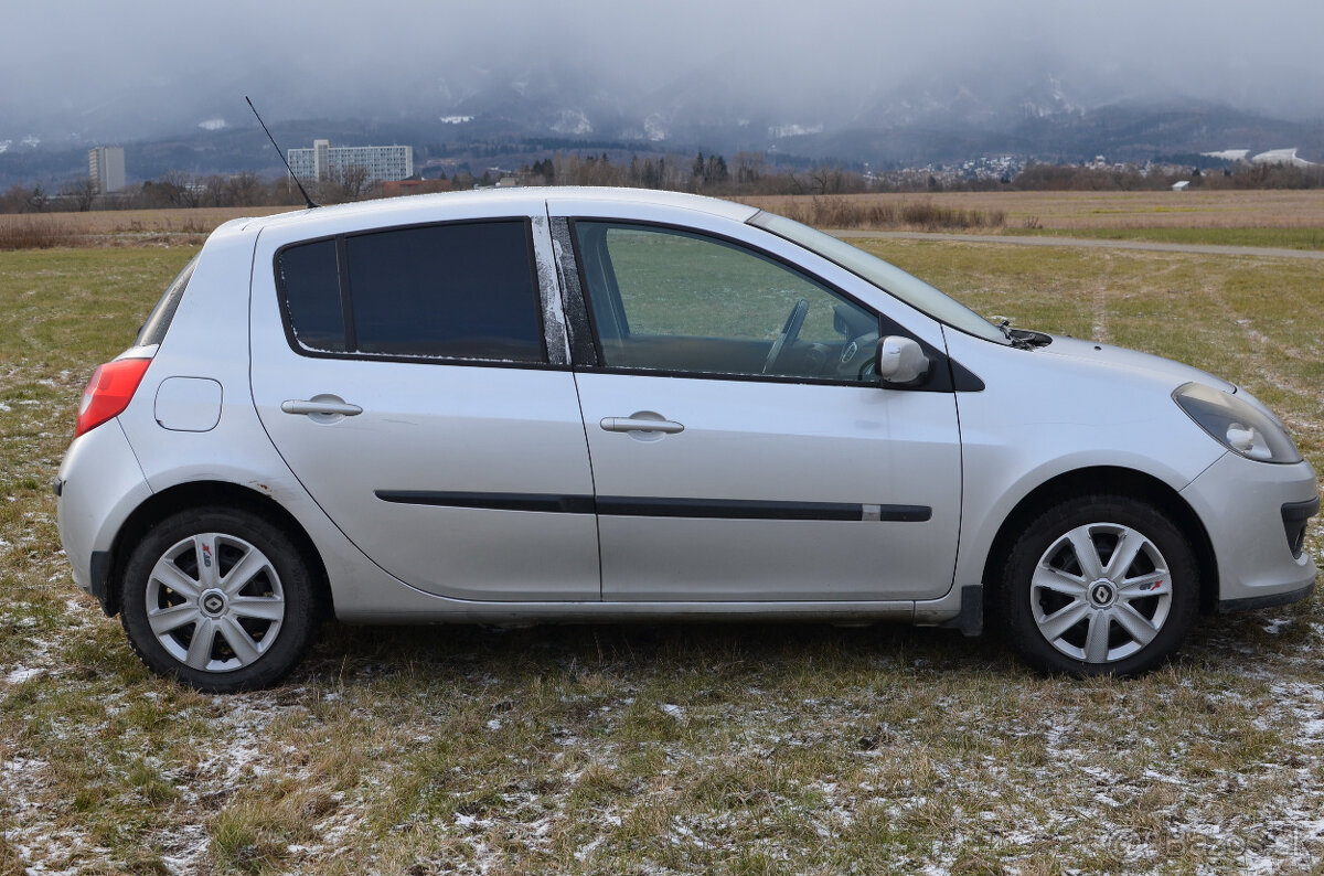 RENAULT CLIO 1.4 BENZÍN 72KW