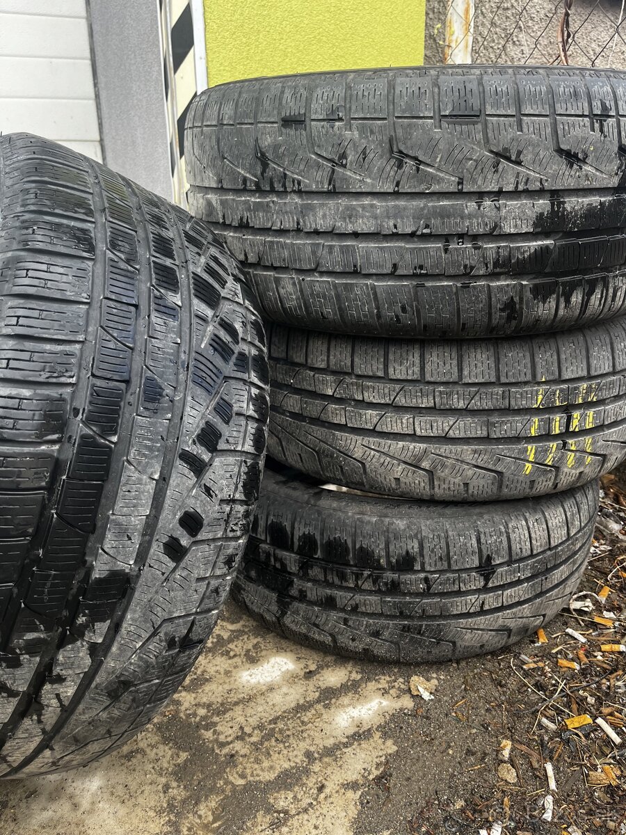 Predám sadu pneu Pirelli Sotozero  225/40 r18 a 255/35 r18