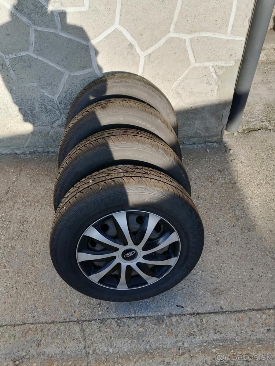 Zimne pneu 195/65R15