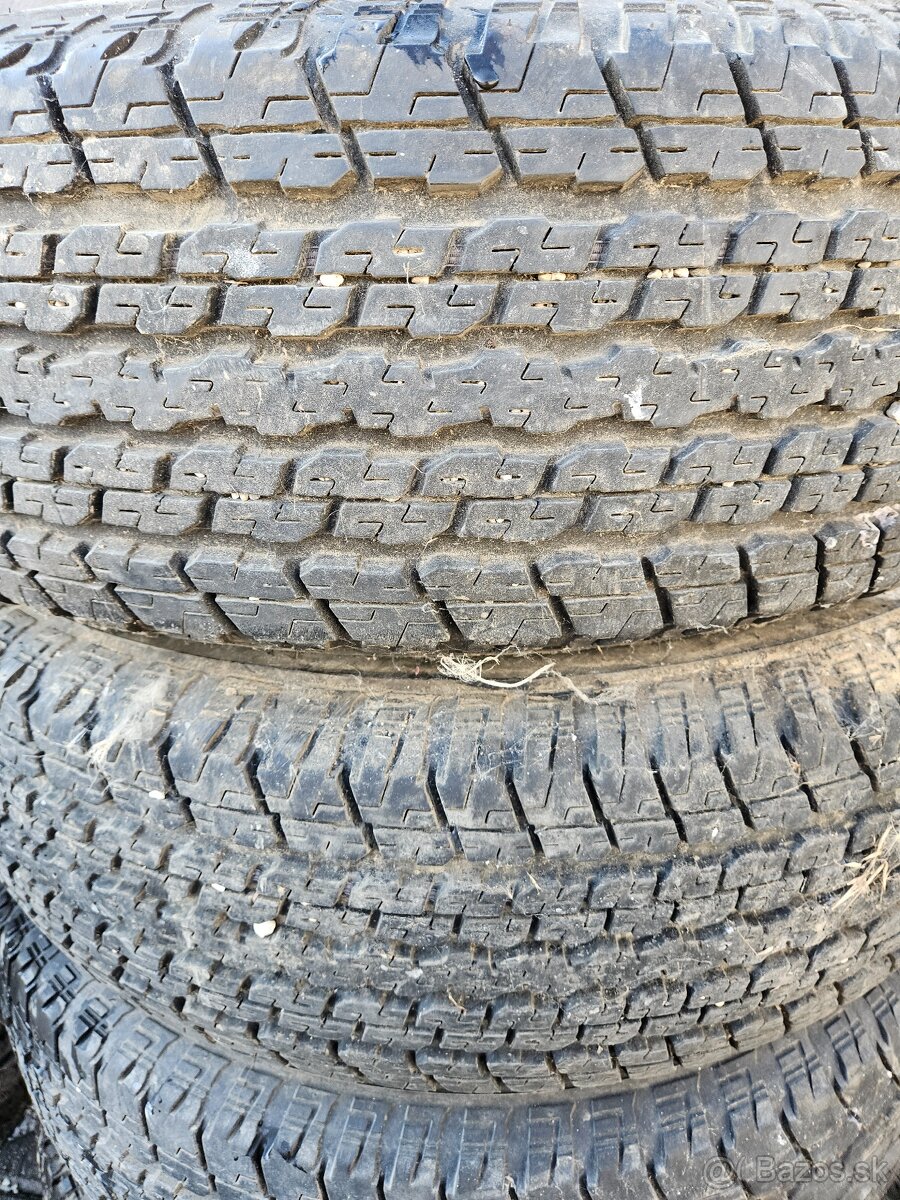 255/70 R18