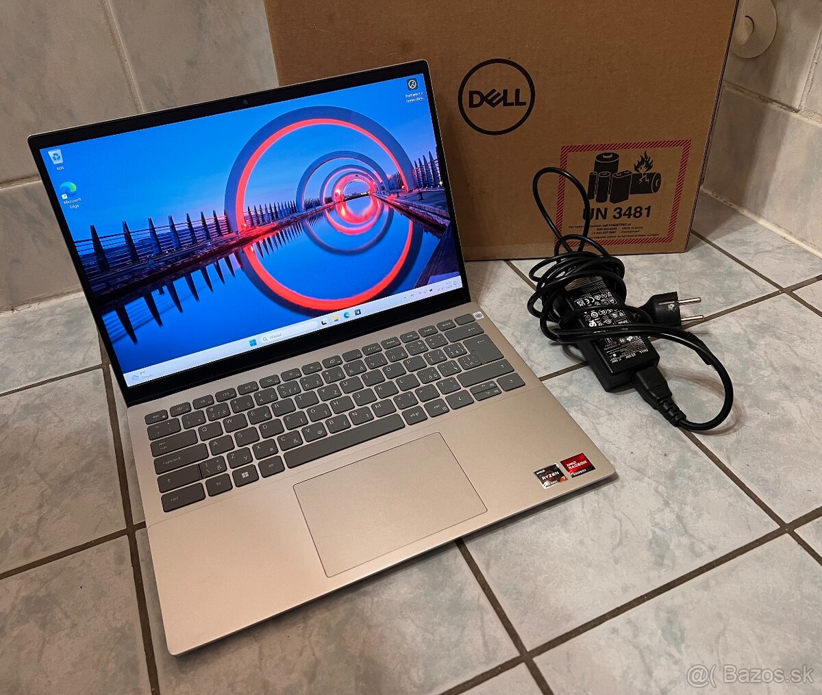 Dell Inspiron 14 / Ryzen 7 5825U / 32GB RAM / 512GB NVME SSD