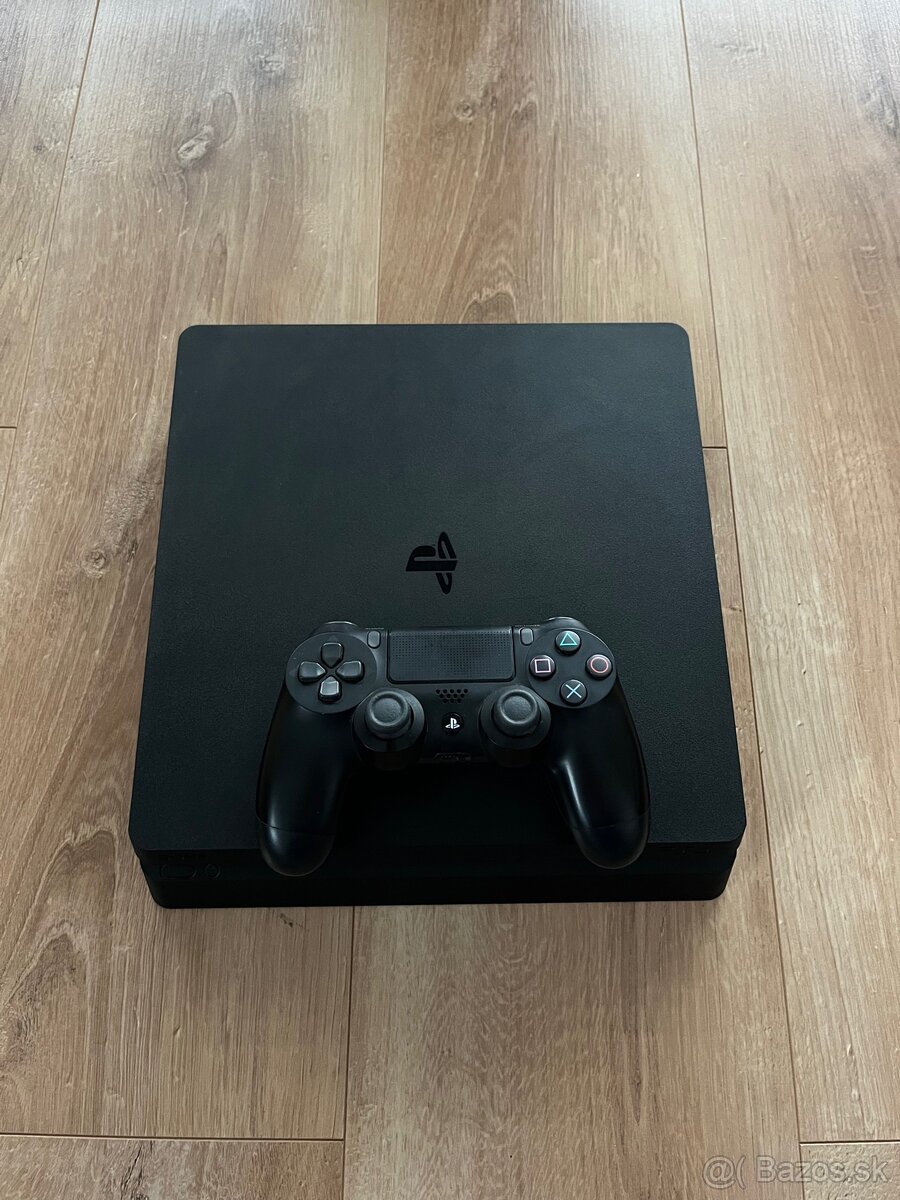 Playstation 4 slim 1T v stave ako nový