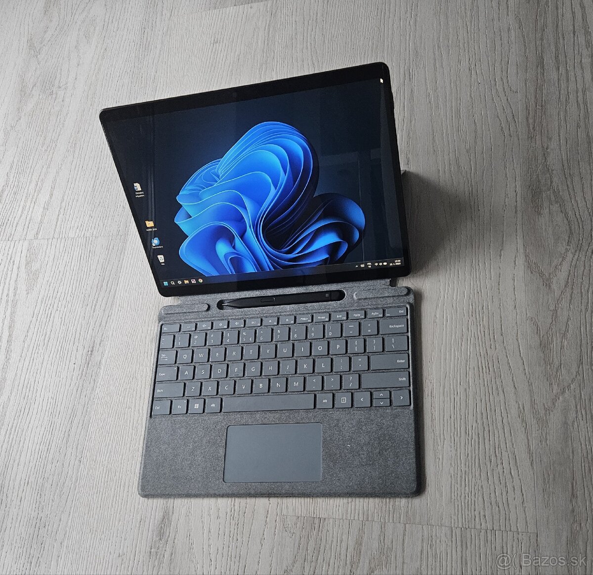 Microsoft Surface Pro 8