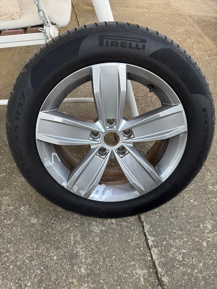 Pirelli POWERGY 215/55 R17 letné