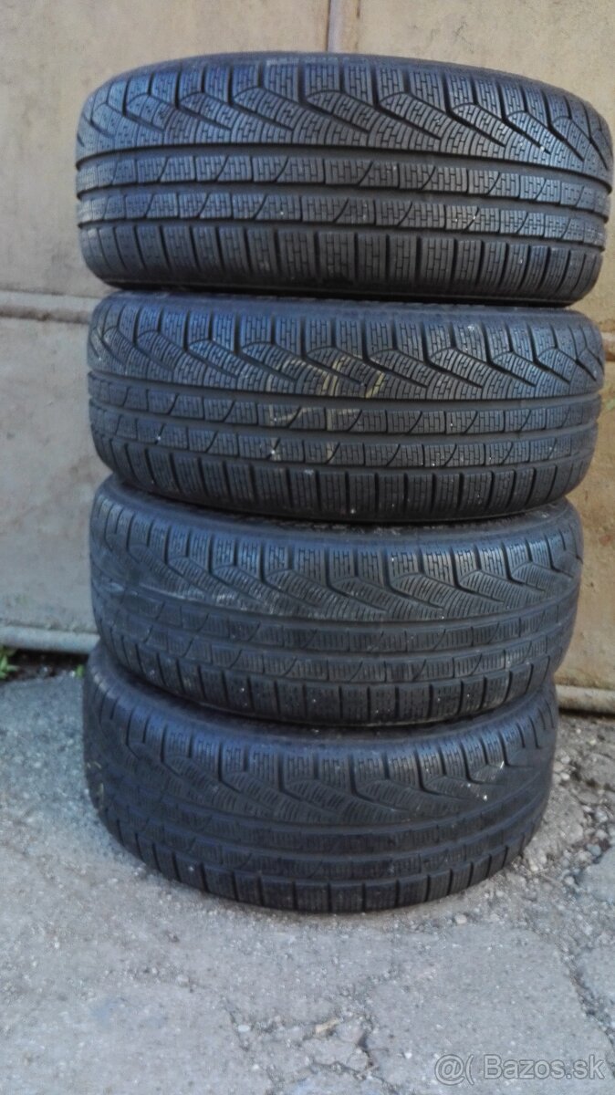 Predám 4-Zimné pneumatiky Pirelli Winter 225/45 R18