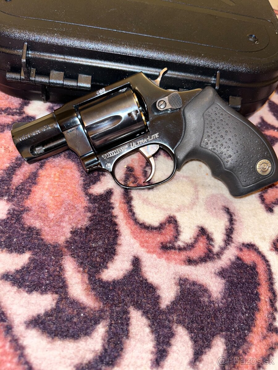 Revolver taurus 85 ultralite