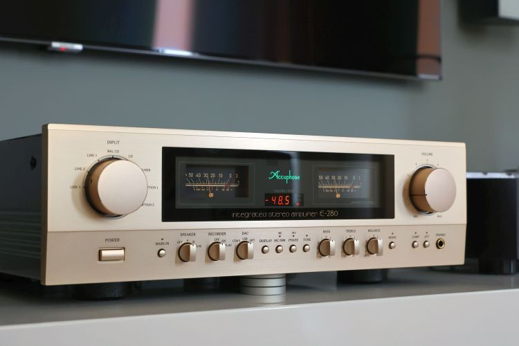 Accuphase E280