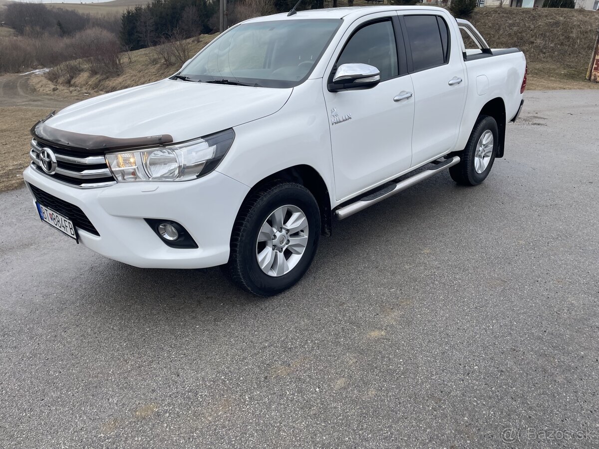 Toyota Hilux 2,4