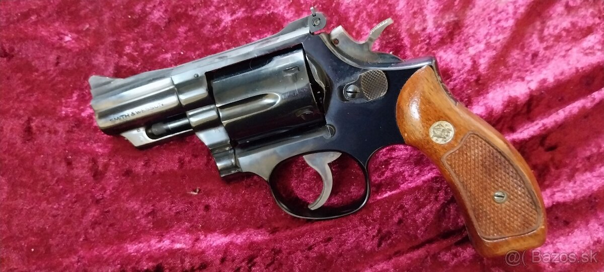 Revolver Smith & Wesson model 19-4.357 Mag 2,5" hlaveň