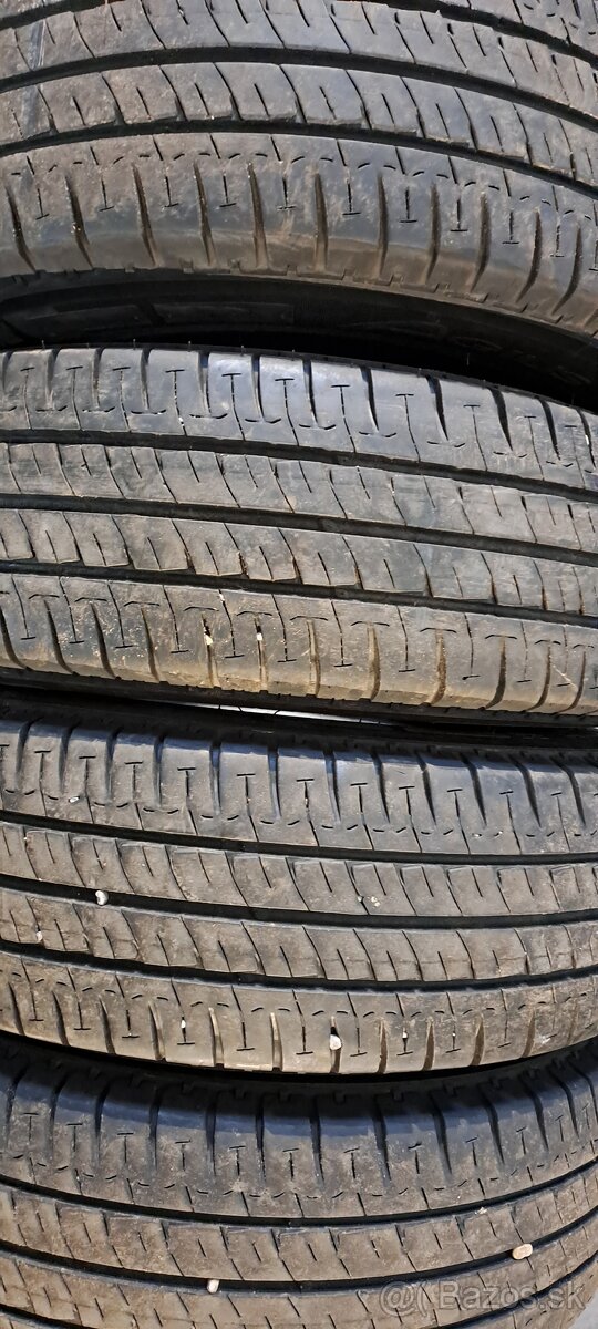 Predám 4ks slušné letné 215/70r15C Michelin na dodávku