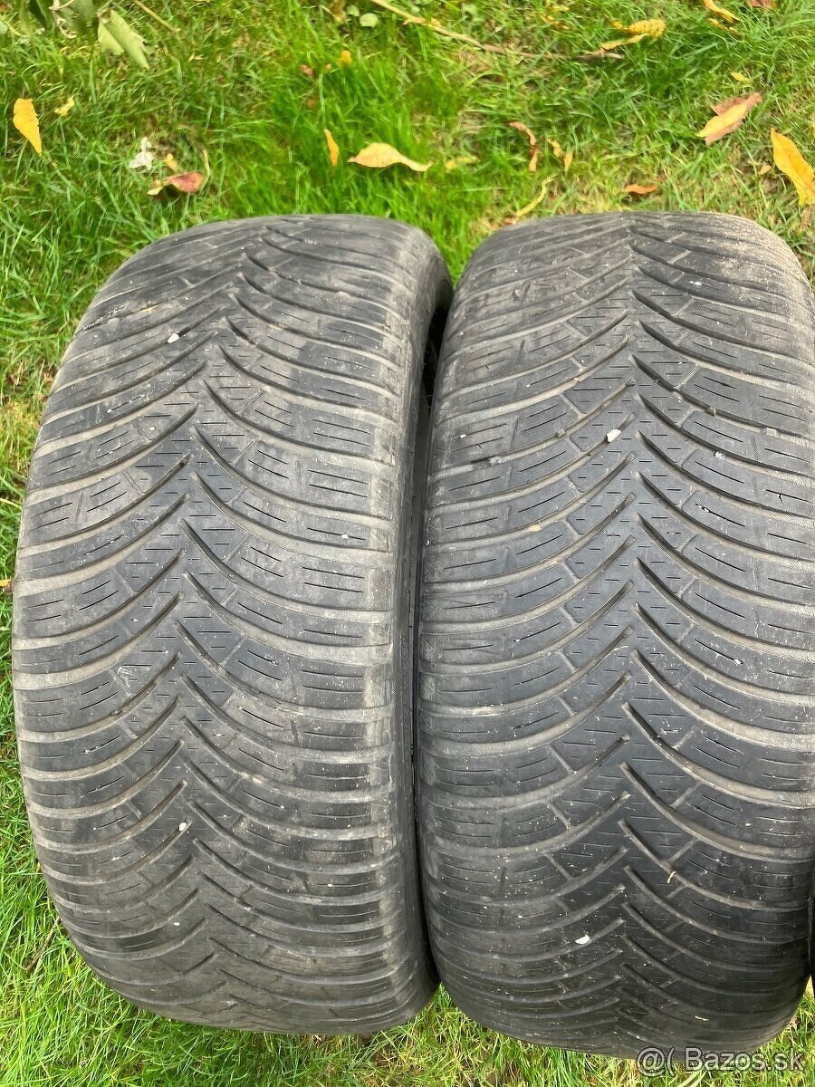 .Celorocne pneu 225/45 R17