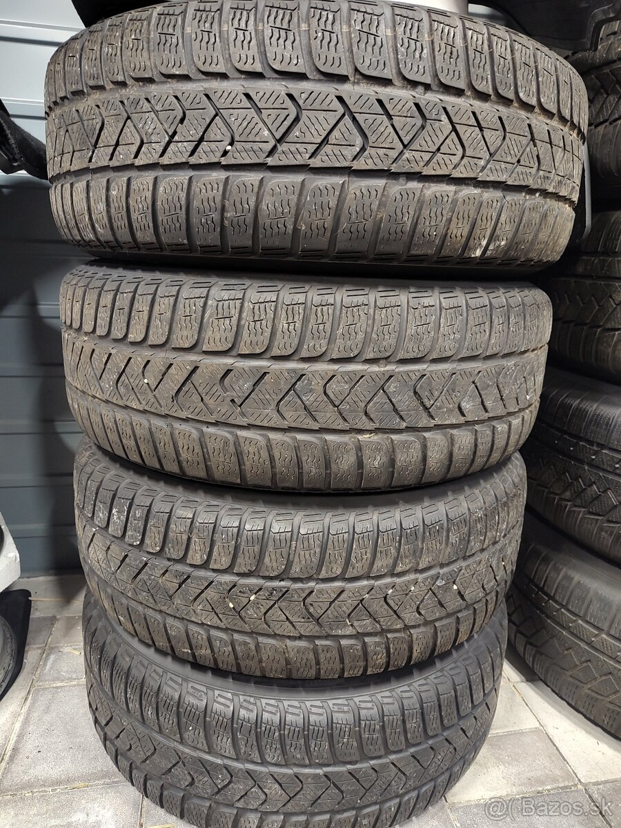 Predám zimné pneumatiky Pirelli 215/60 r16