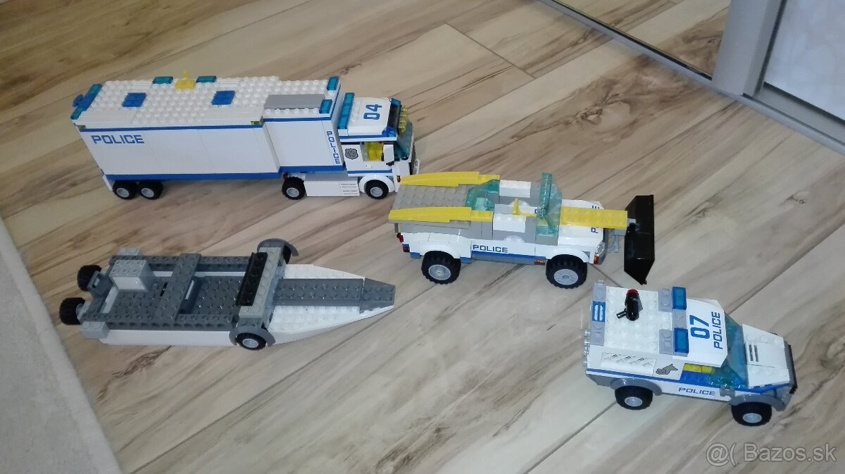 LEGO-Policajný kamion + dalšie autá a čln