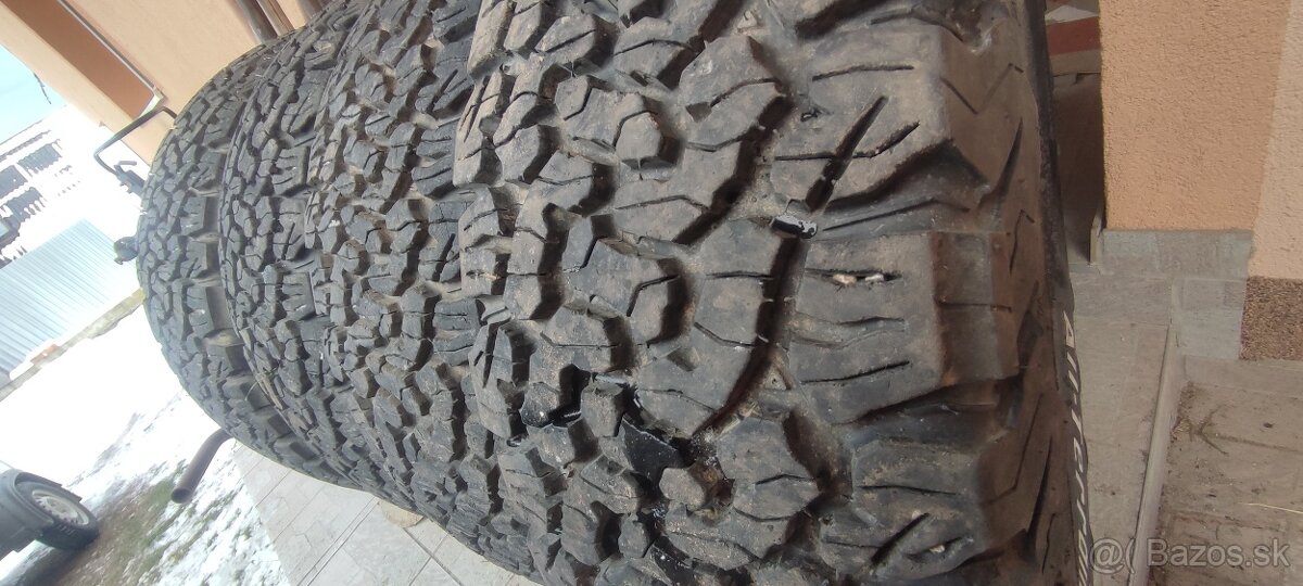 BF Goodrich ALL-TERRAIN A/T 245/70 R16