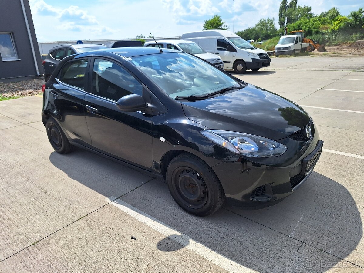 MAZDA 2  BENZÍN 1,3 ROK 2010 KLÍMA