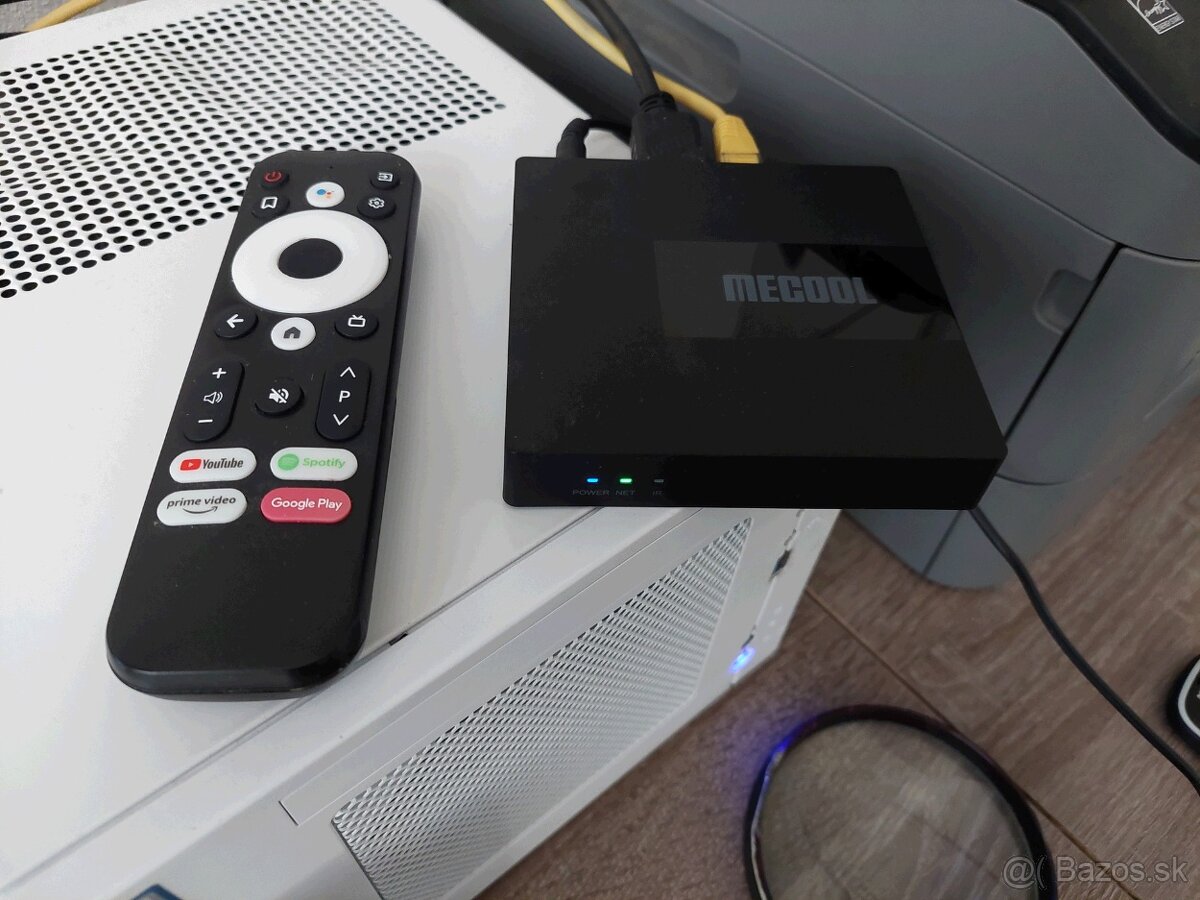 MECOOL KM7 Android 11 TV box