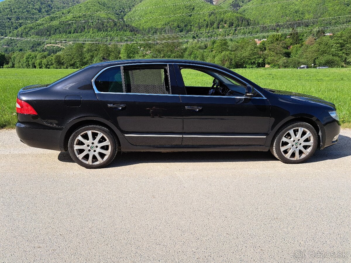 Škoda Superb 1.8T 4x4 sedan plná výbava