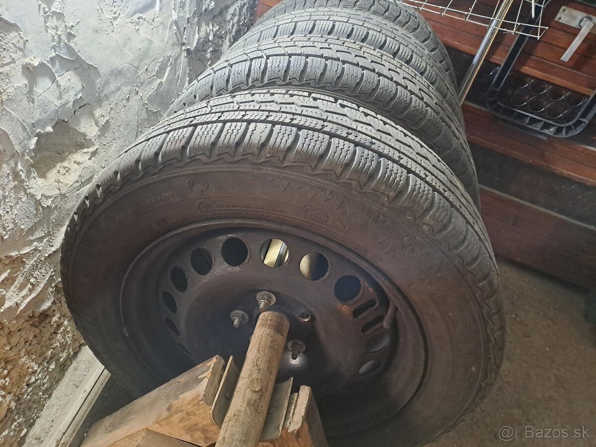 Plechove disky so zimnými pneumatikami 205/60 R16