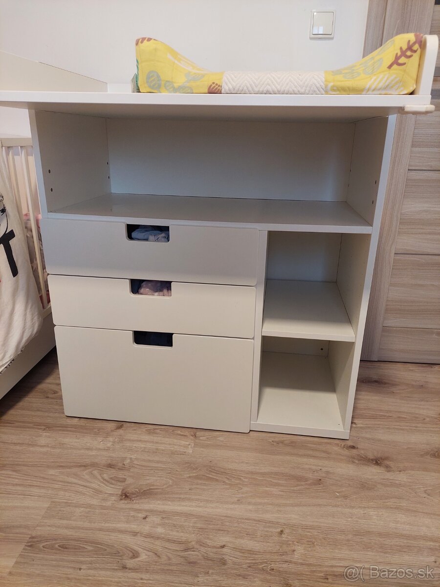 Prebalovaci stol ikea smastad