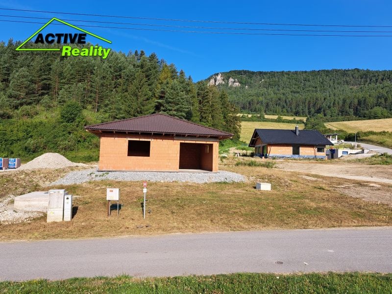 Bungalov / 961 m2 pozemok /  Lietavská Svinná, Žilina