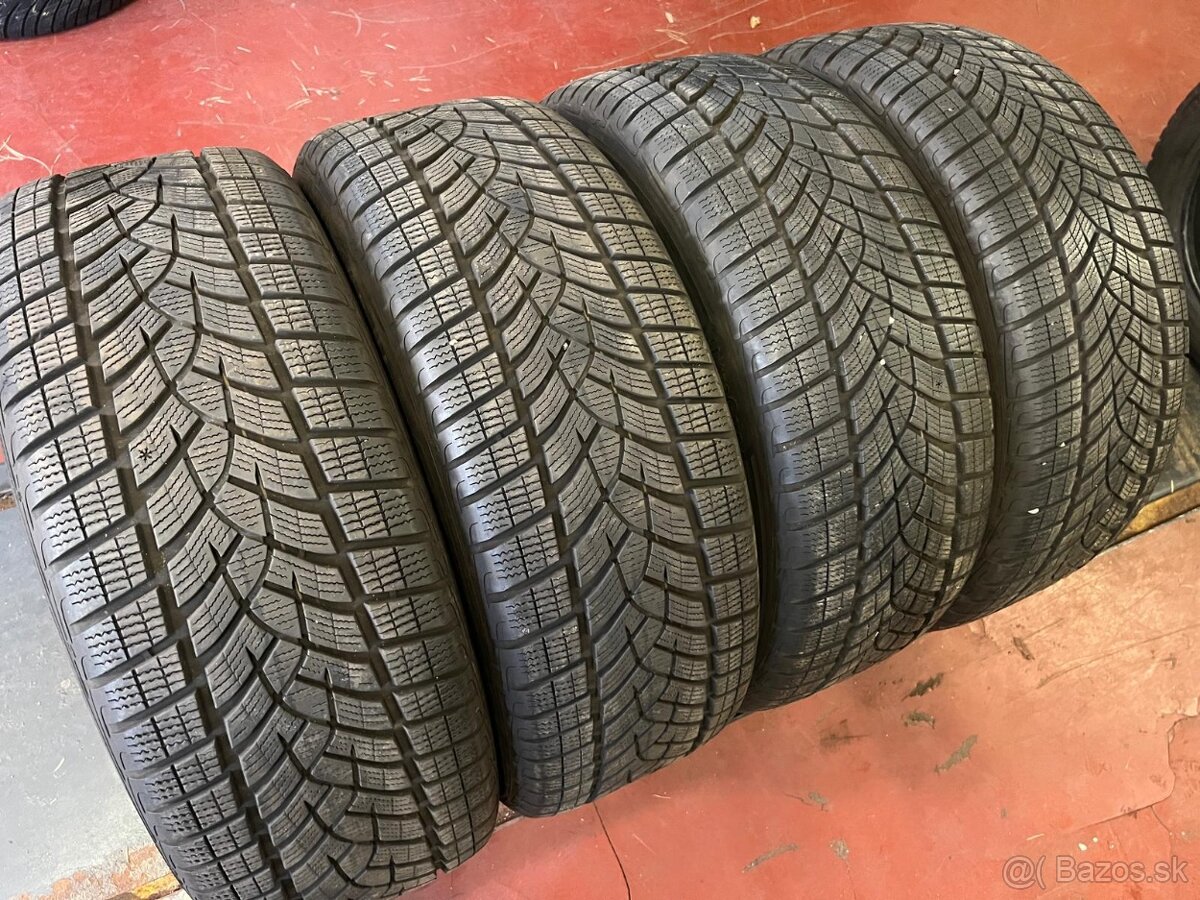 Zimne Pneu GoodYear 235/55 R18 104H Dot:2021