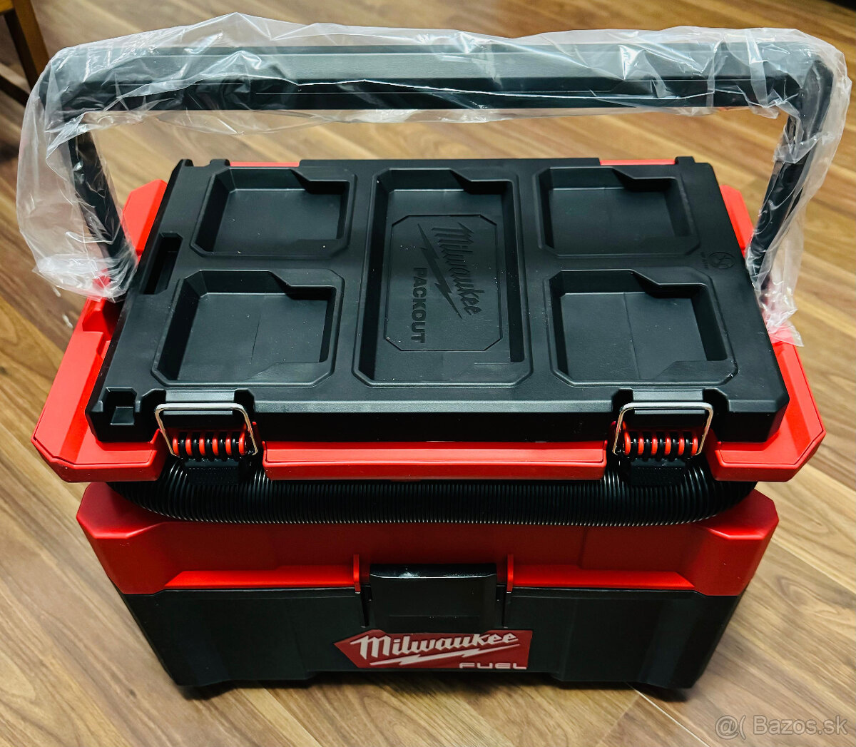 Milwaukee M18 FUEL ™ PACKOUT ™ mokrý / suchý vysávač