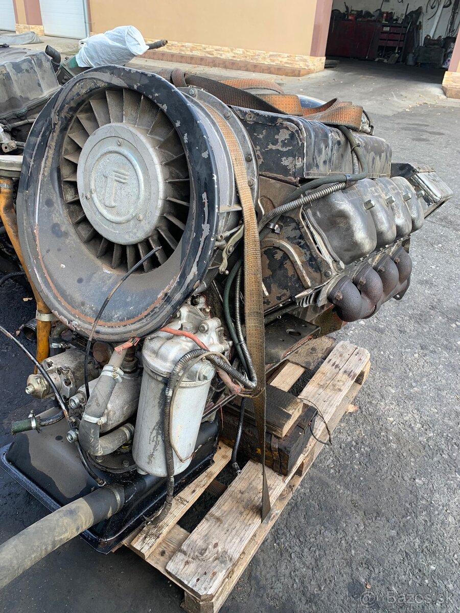 T 815 motor 8 v