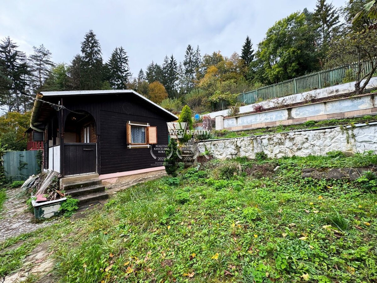 Záhradná chatka - Teplička nad Váhom /360 m2/