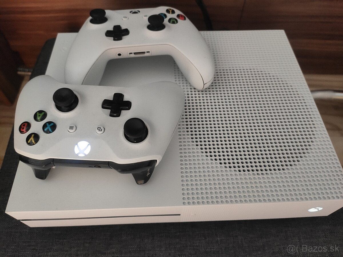 XBOX one S 500GB + 2x ovladac + hra podla vyberu