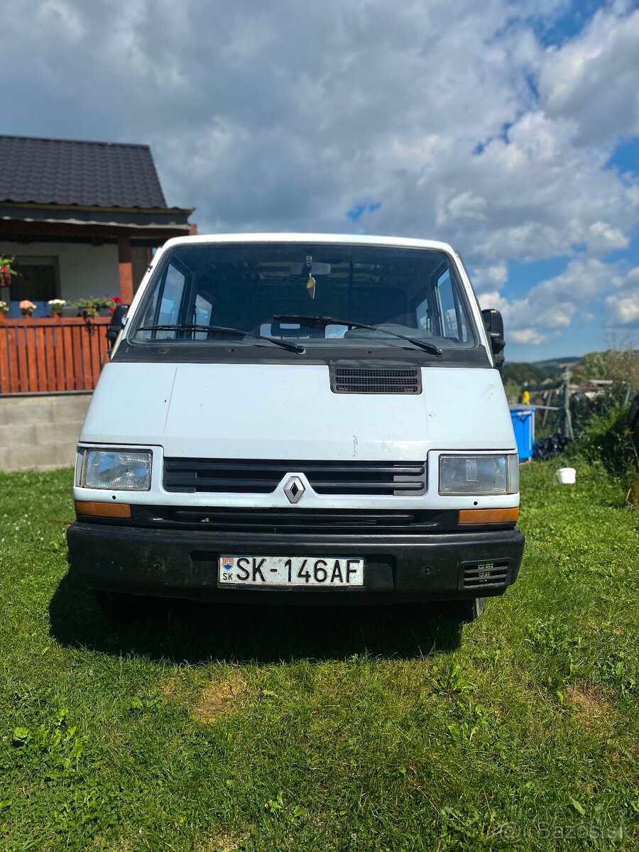 RENAULT TRAFIC