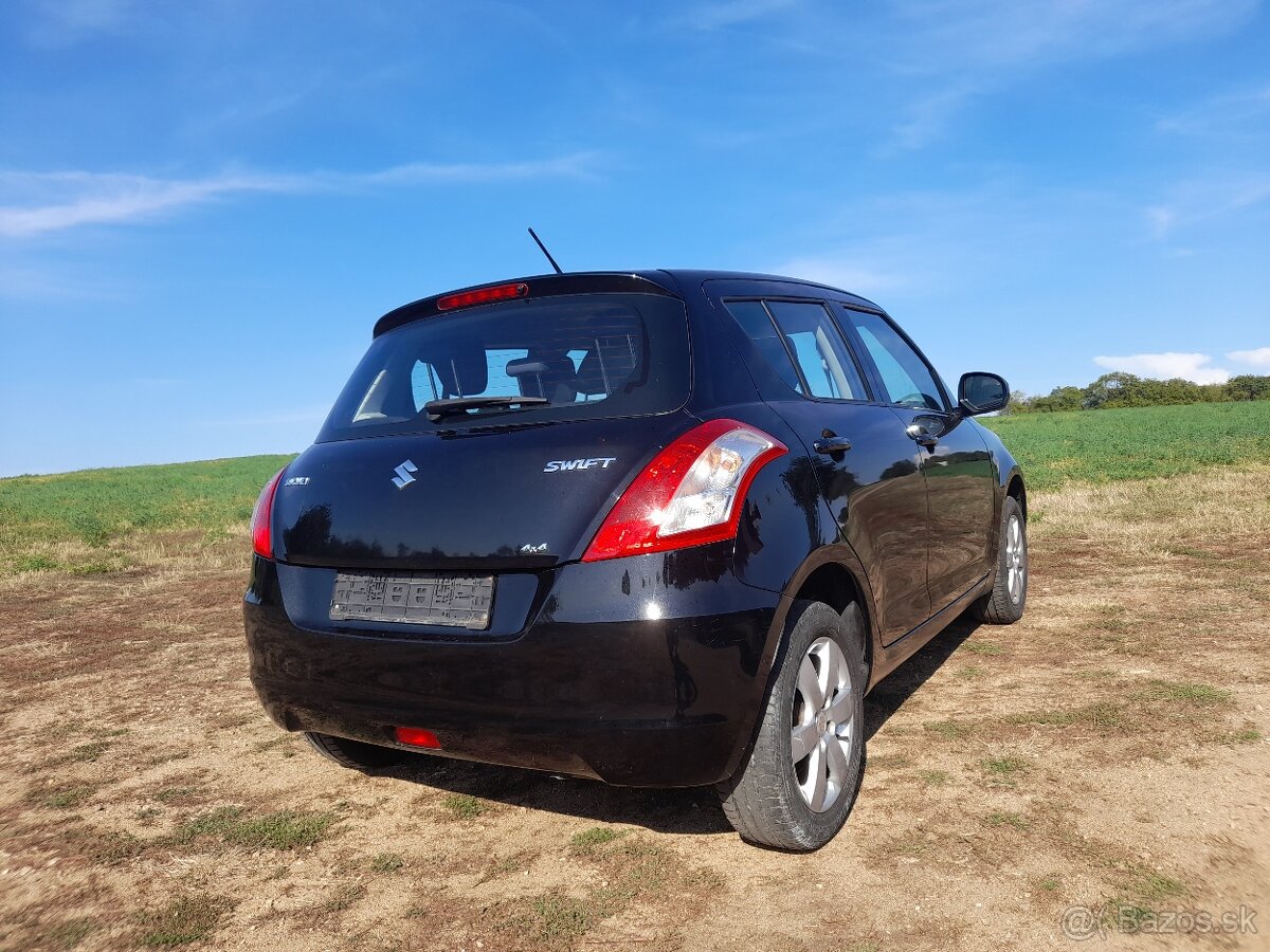 SUZUKI SWIFT 1.2i 66KW (4x4)PO SERVISU,ROK 2012, 61.900 KM