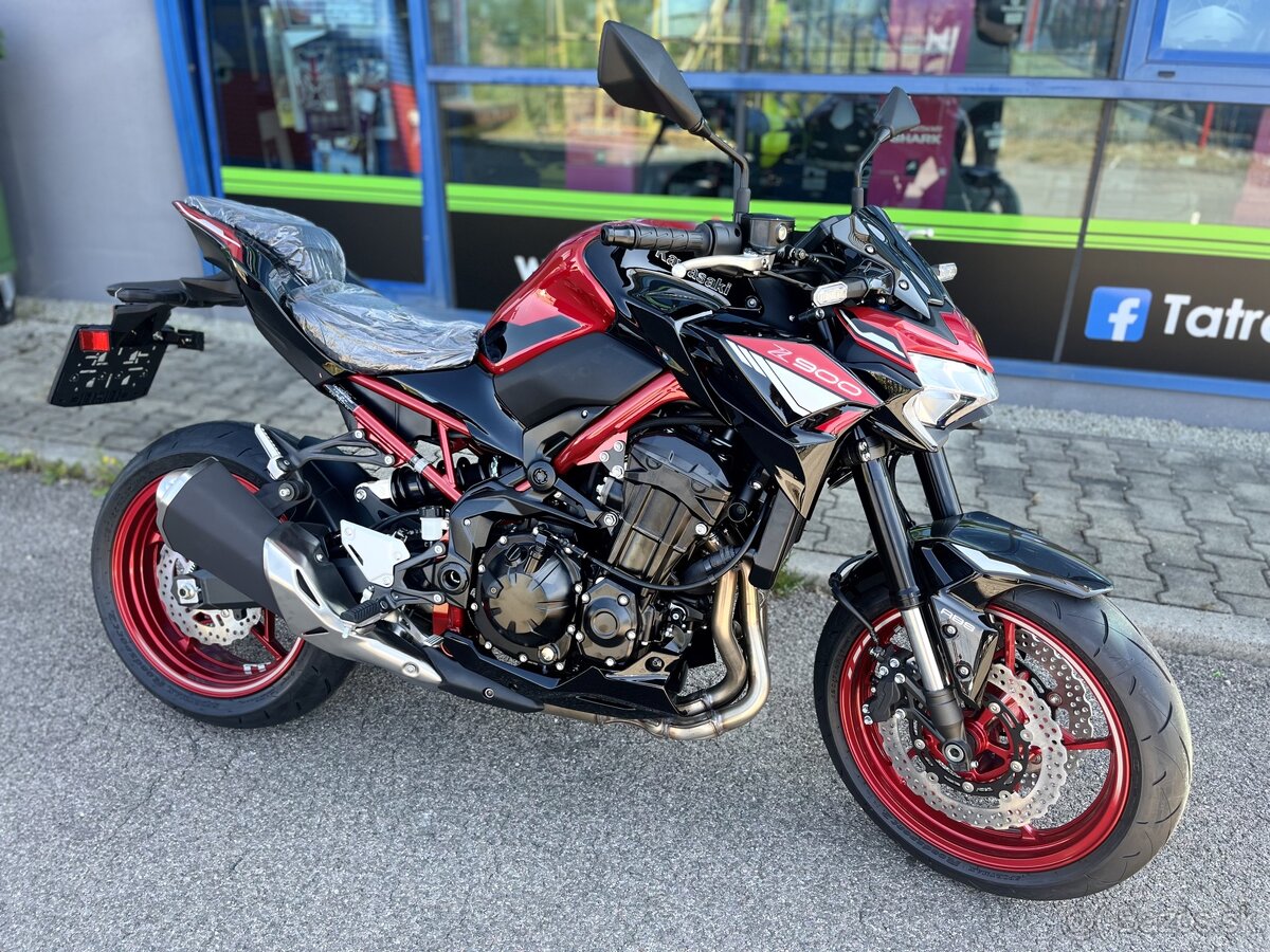 Kawasaki Z900 Candy Persimmon Red / Ebony 2024 (nová)