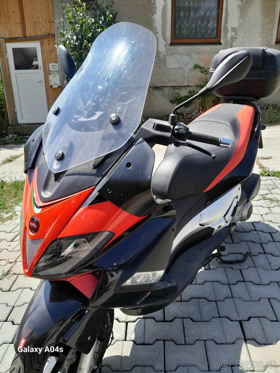 Aprilia SR 300max