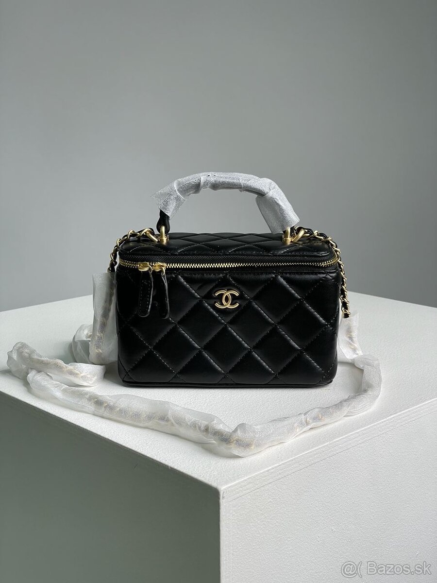 Kabelka Chanel Classic Black Lambskin Pearl Crush Vanity