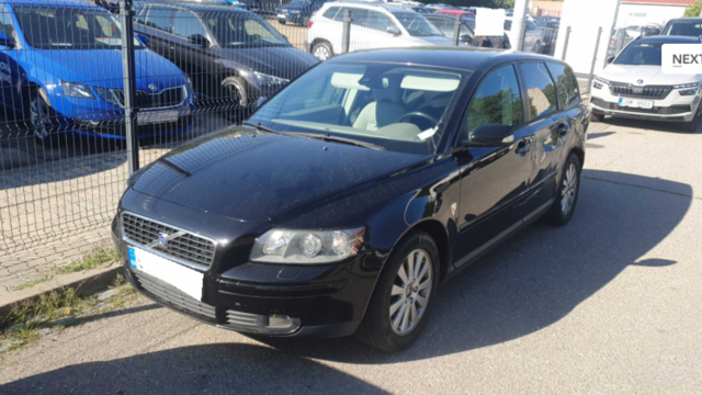 Rozpredám na náhradné diely Volvo V50 2005