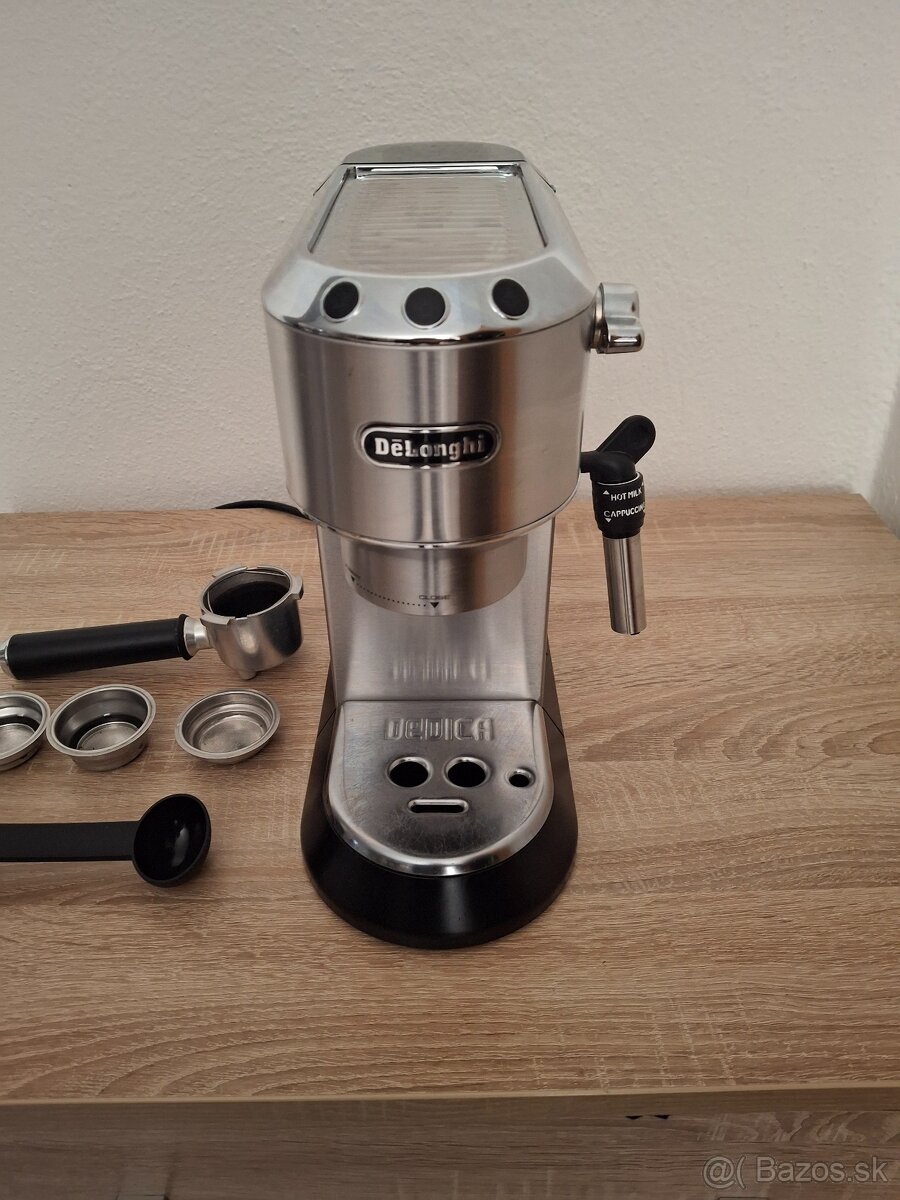 Delonghi dedica