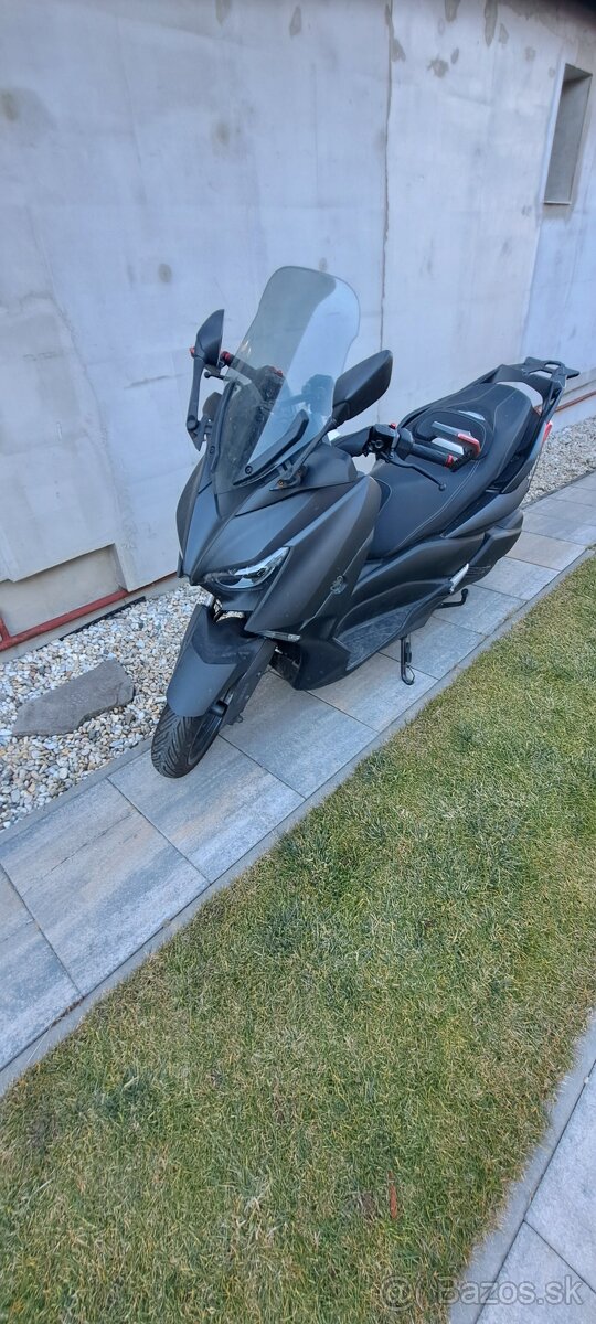 Yamaha XMAX 300