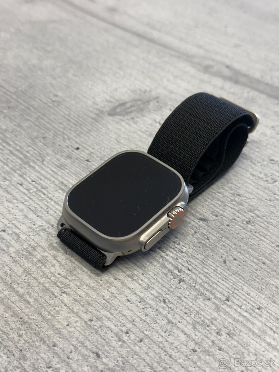 Apple Watch Ultra 49mm Titanium/ Black Band