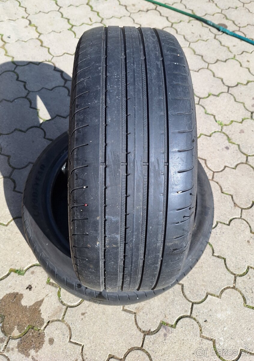 225/45 R18