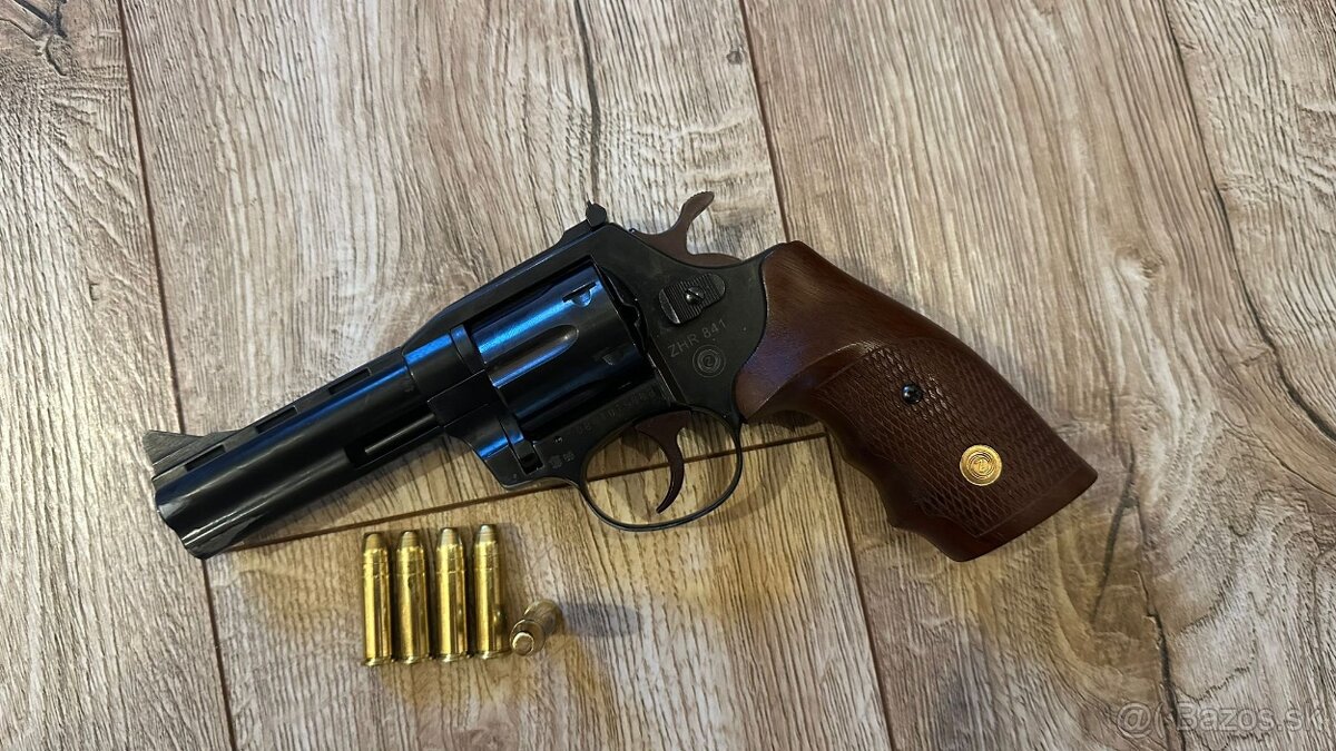 Revolver Brno Arms ZHR 841