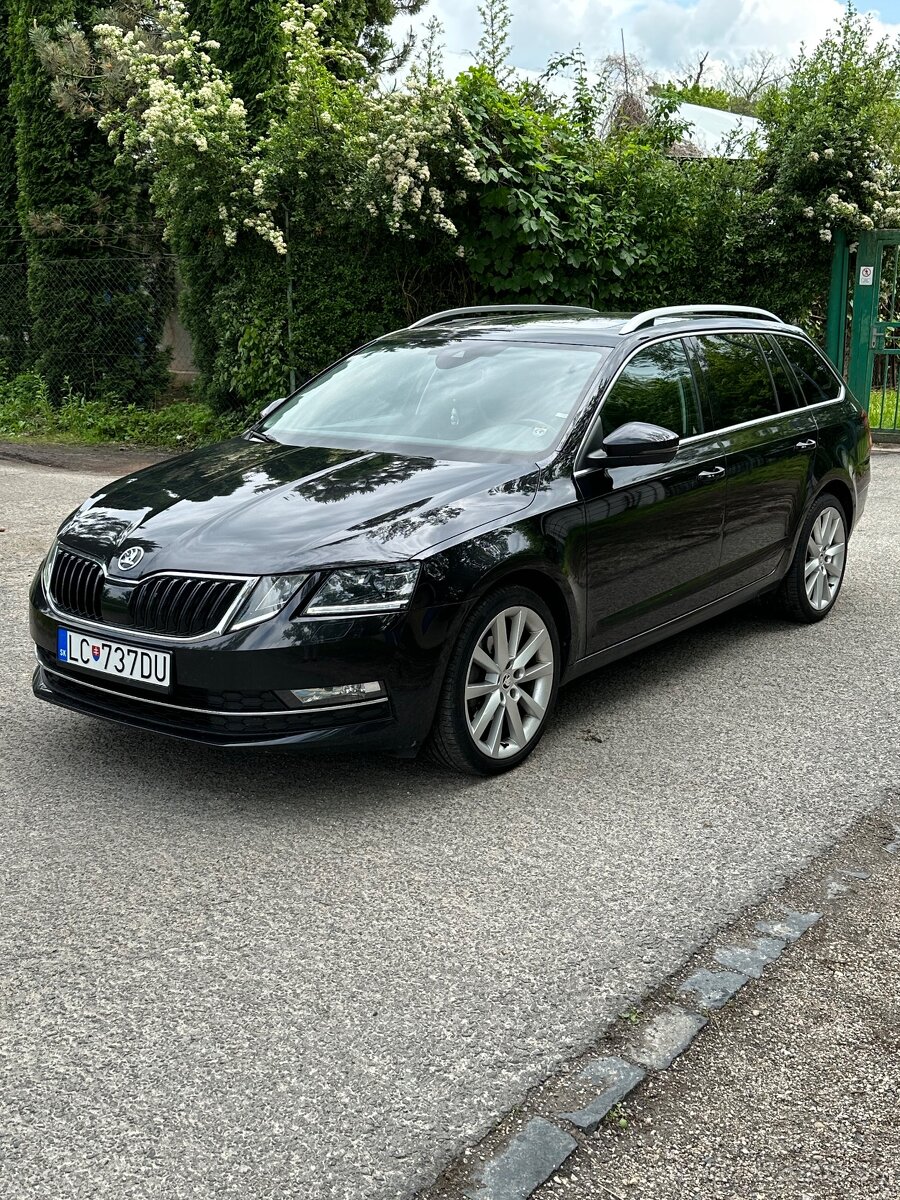 Škoda Octavia combi 2.0 TDi, Style DSG, panoráma,