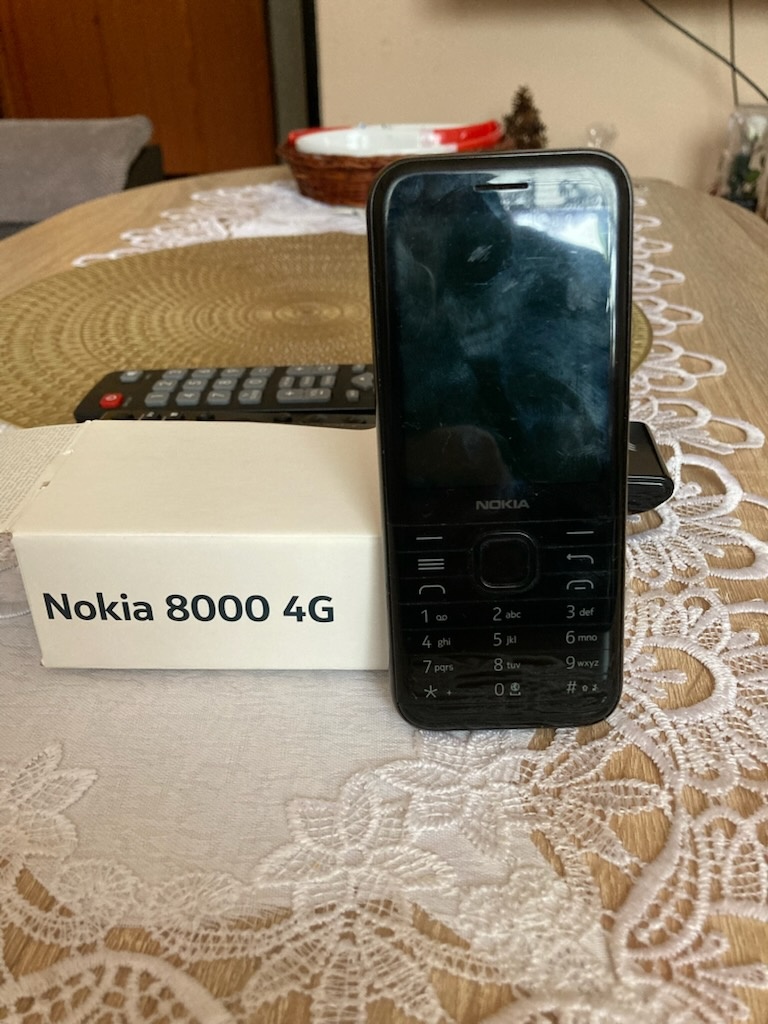 Nokia 8000